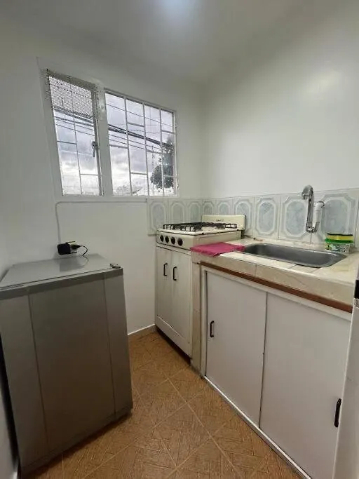 Apartamento Familiar Cerca Al Aeropuerto Bogota 0*,  Colombia