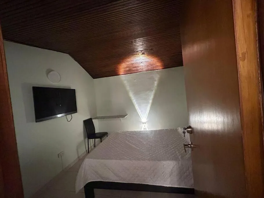 Apartment Apartamento Familiar Cerca Al Aeropuerto Bogota