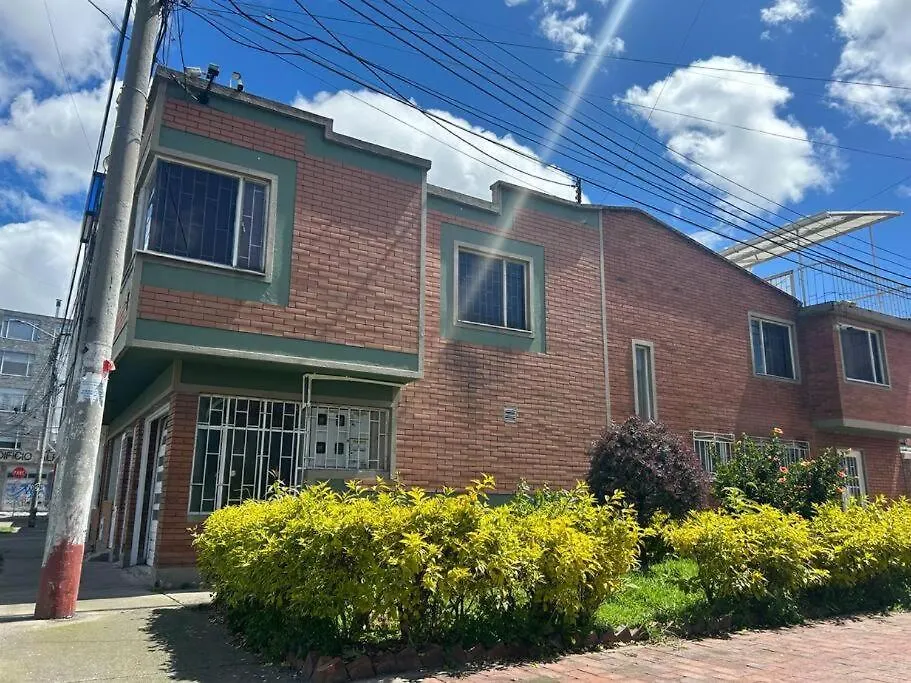 Apartamento Familiar Cerca Al Aeropuerto Bogota Apartment
